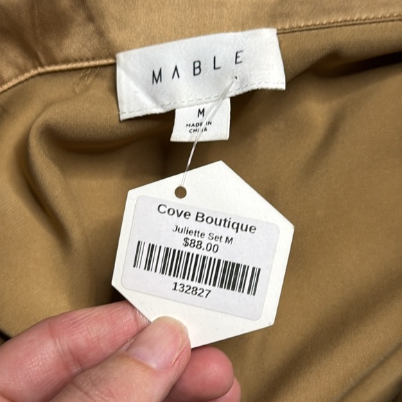 Mable Gold Long Sleeve Button Down Shirt Size Medium NWT - Picture 8 of 10